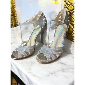Betsey Johnson “BLUE” Women's Dress Sandals Heels 6.5 Metallic Silver T-Strap